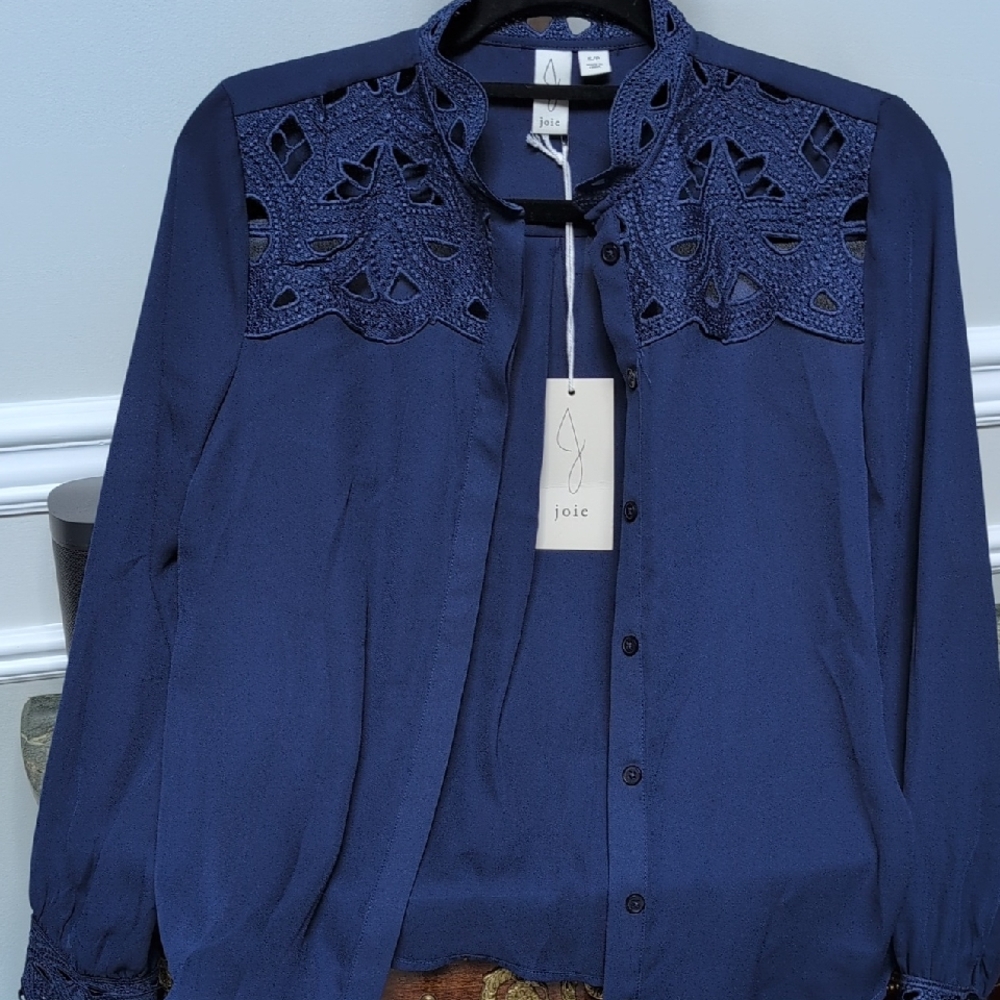 Joie NWT Size S Beautiful Blue Button Up Blouse